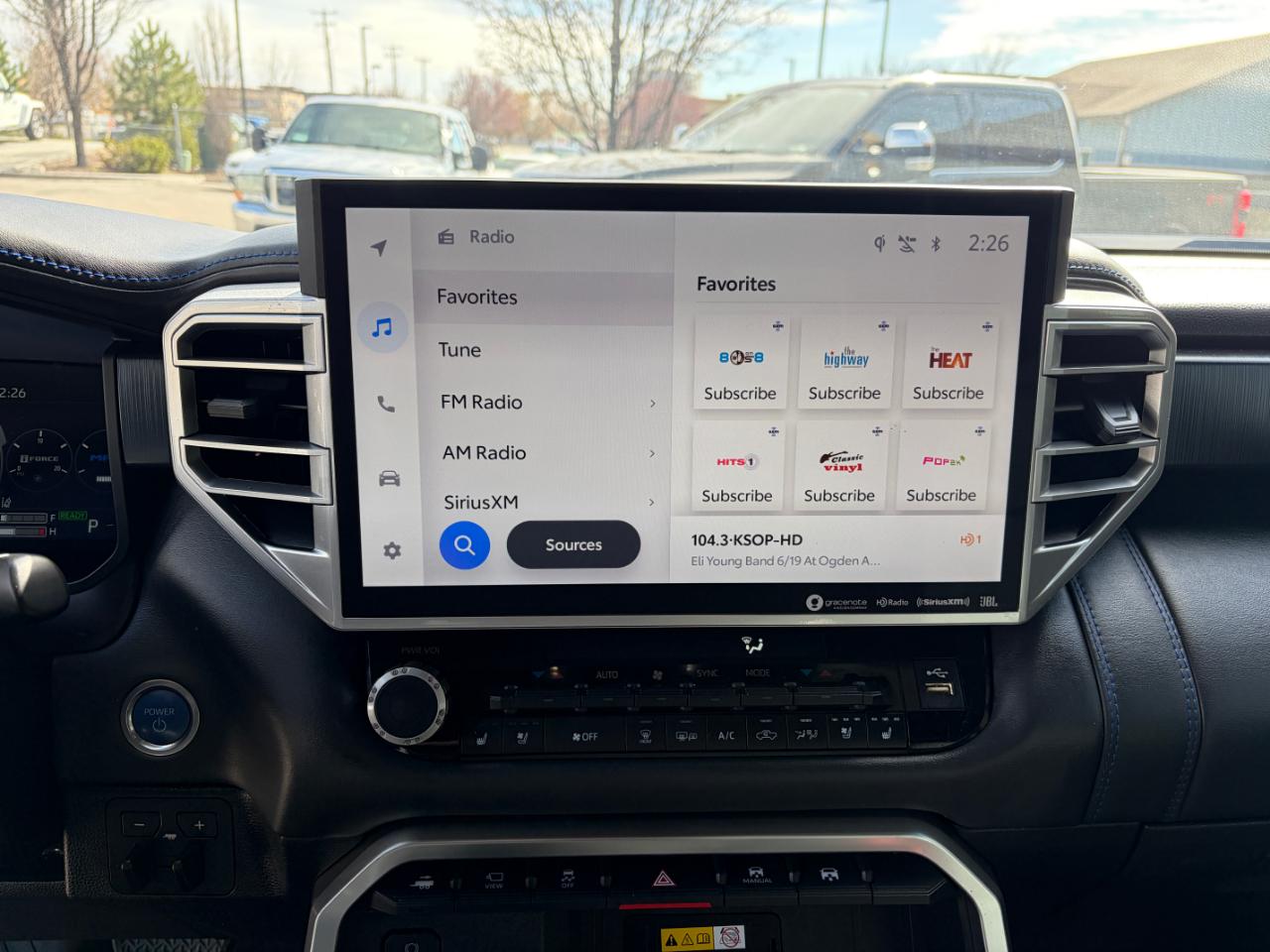 Toyota Tundra 4WD Platinum Hybrid CrewMax 5.5' Bed (Natl) 2023