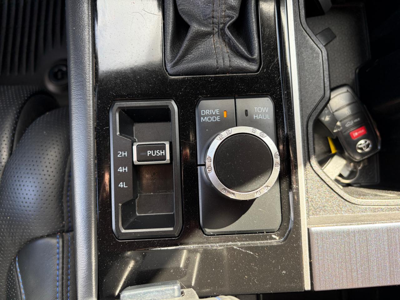 Toyota Tundra 4WD Platinum Hybrid CrewMax 5.5' Bed (Natl) 2023