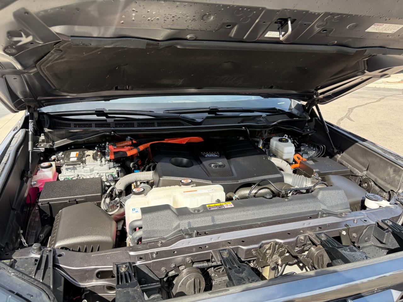 Toyota Tundra 4WD Platinum Hybrid CrewMax 5.5' Bed (Natl) 2023