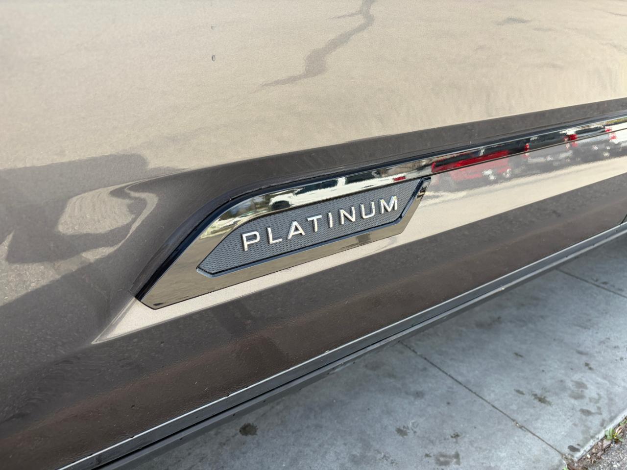 Toyota Tundra 4WD Platinum Hybrid CrewMax 5.5' Bed (Natl) 2023