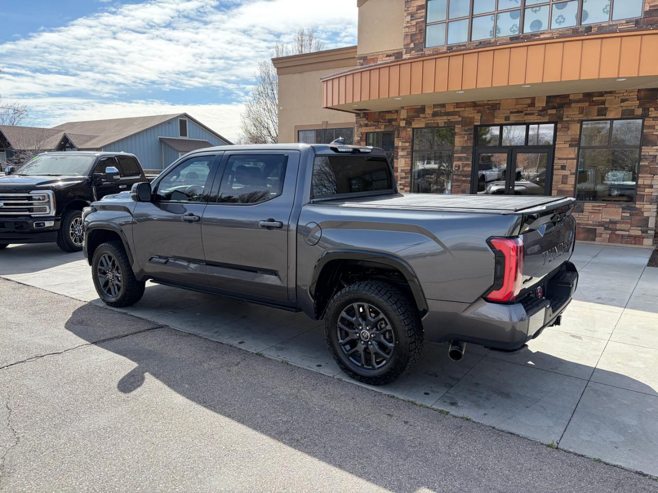 Toyota Tundra 4WD Platinum Hybrid CrewMax 5.5' Bed (Natl) 2023