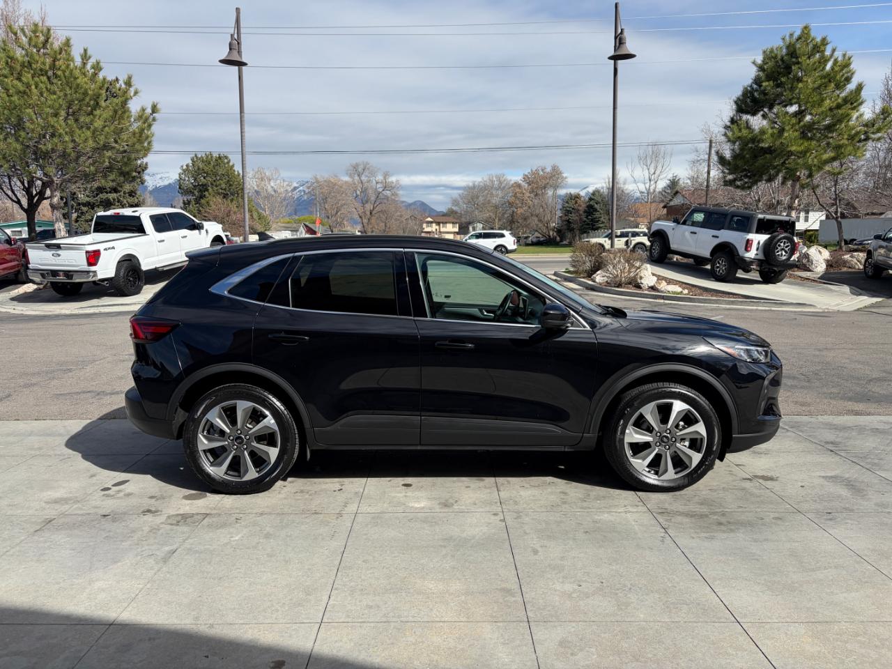 Ford Escape Platinum AWD 2025