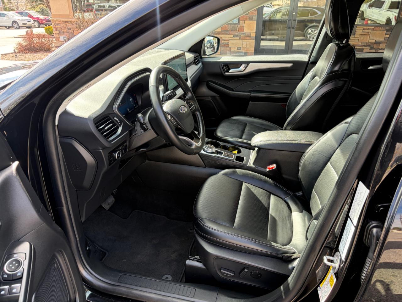 Ford Escape Platinum AWD 2025