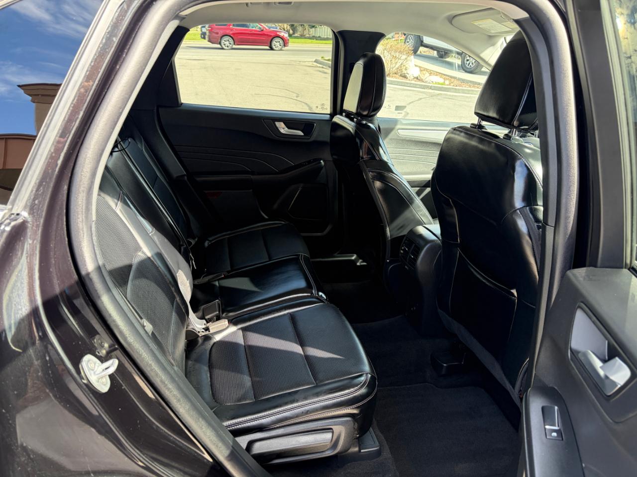 Ford Escape Platinum AWD 2025