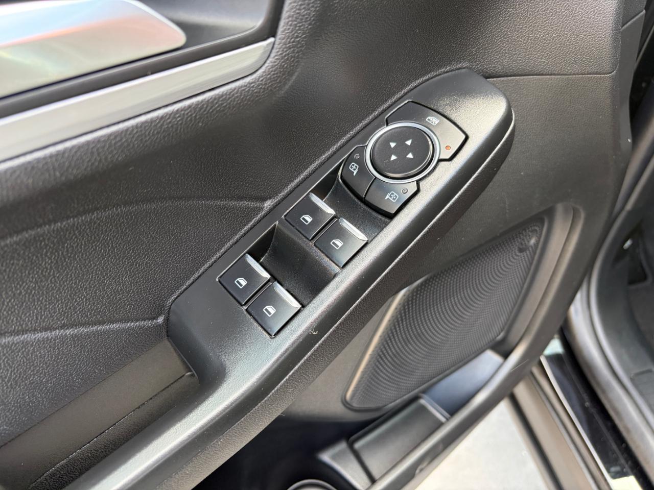 Ford Escape Platinum AWD 2025