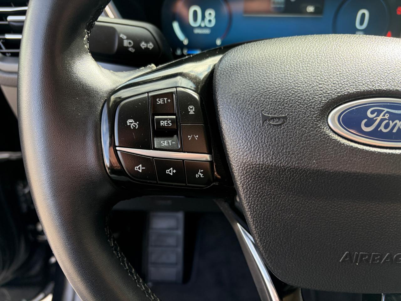 Ford Escape Platinum AWD 2025