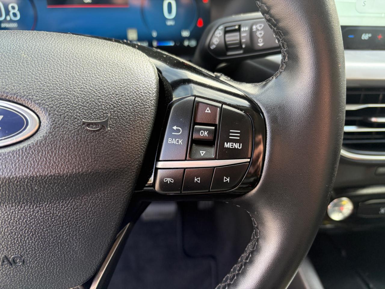 Ford Escape Platinum AWD 2025