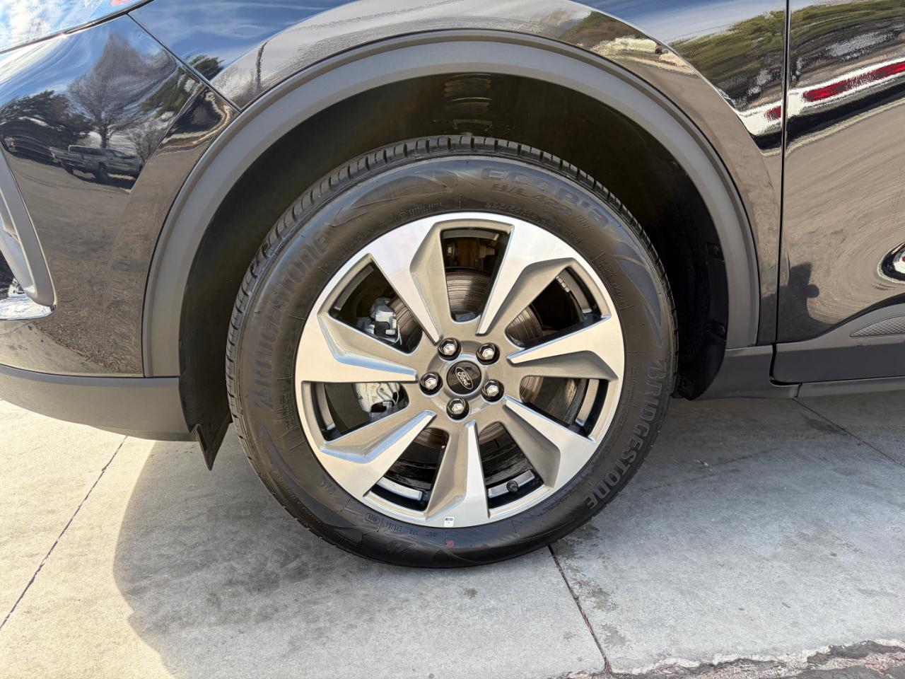 Ford Escape Platinum AWD 2025