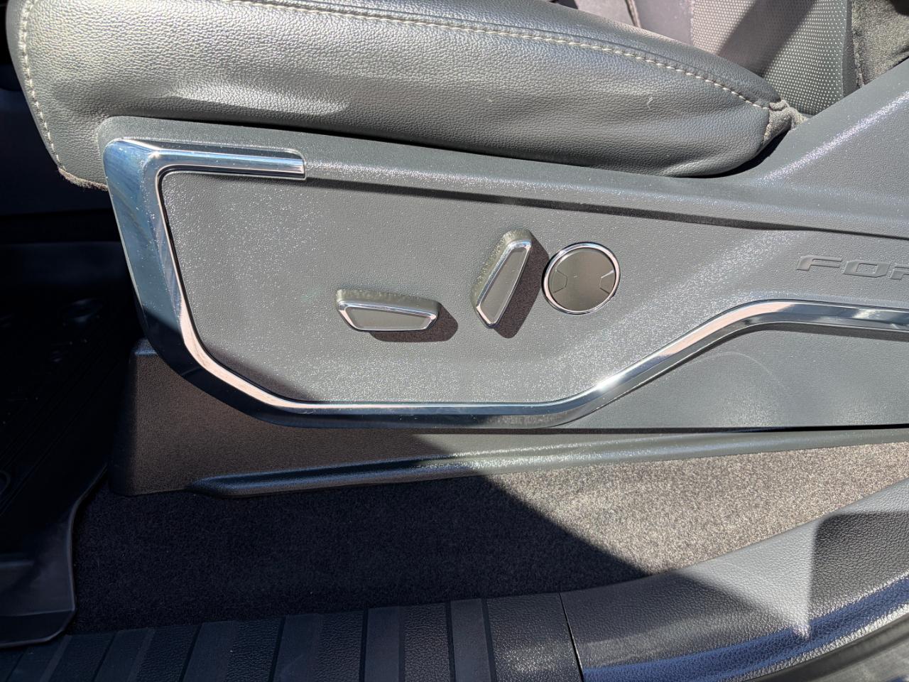 Ford F-150 Lariat 4WD SuperCrew 6.5' Box 2023