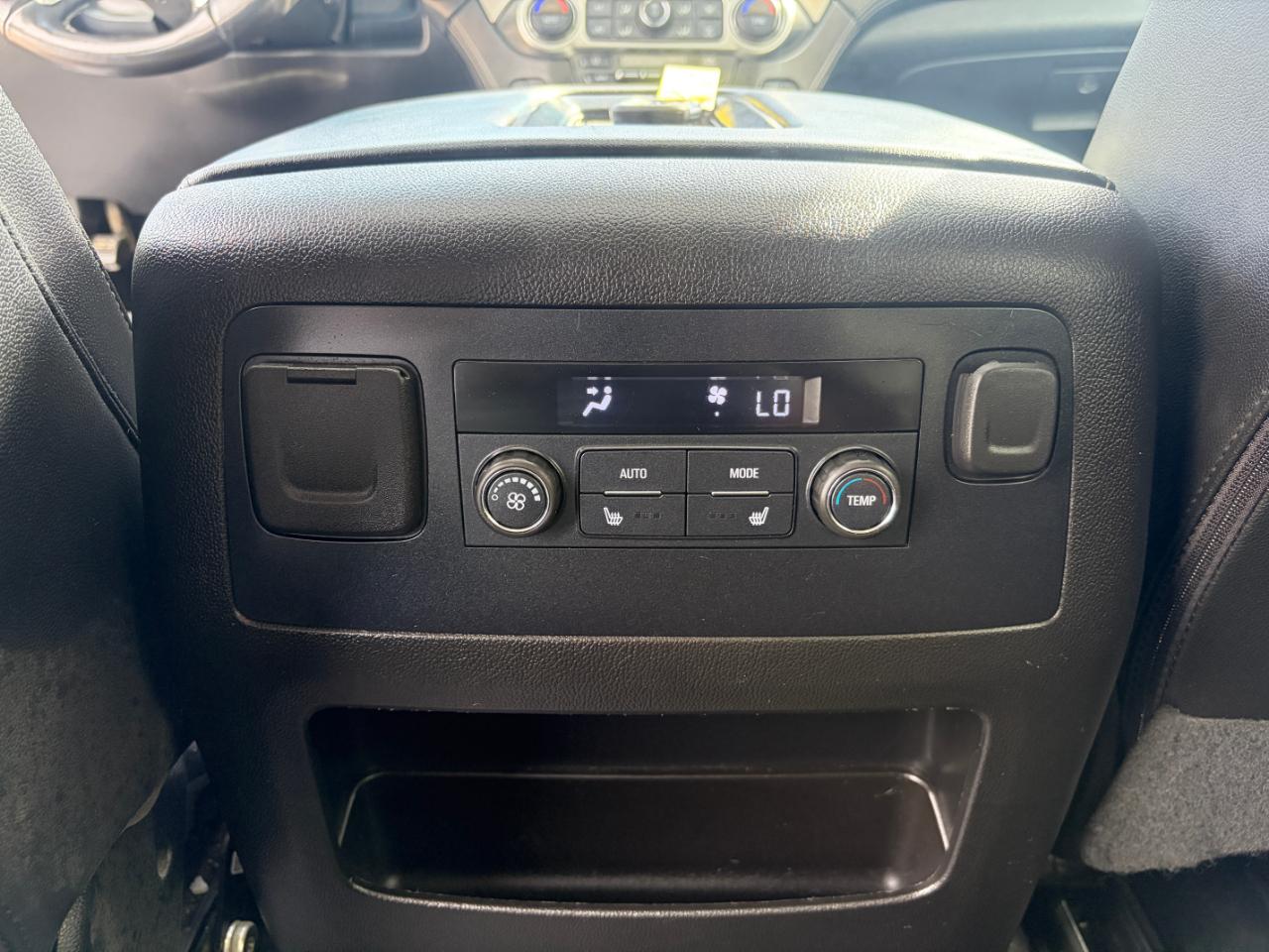 Chevrolet Suburban 4WD 4dr 1500 Premier 2019