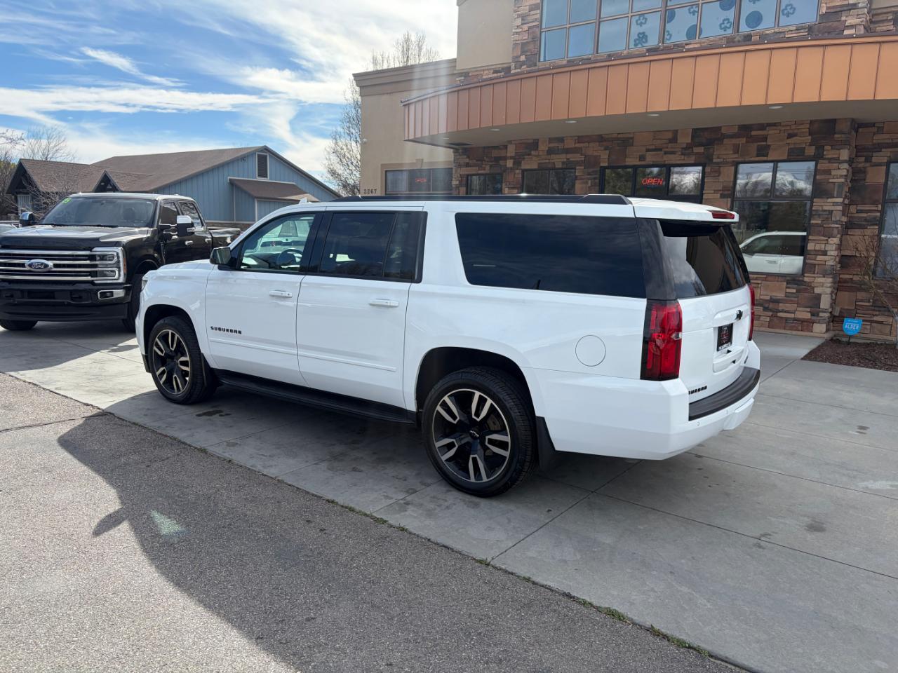 Chevrolet Suburban 4WD 4dr 1500 Premier 2019