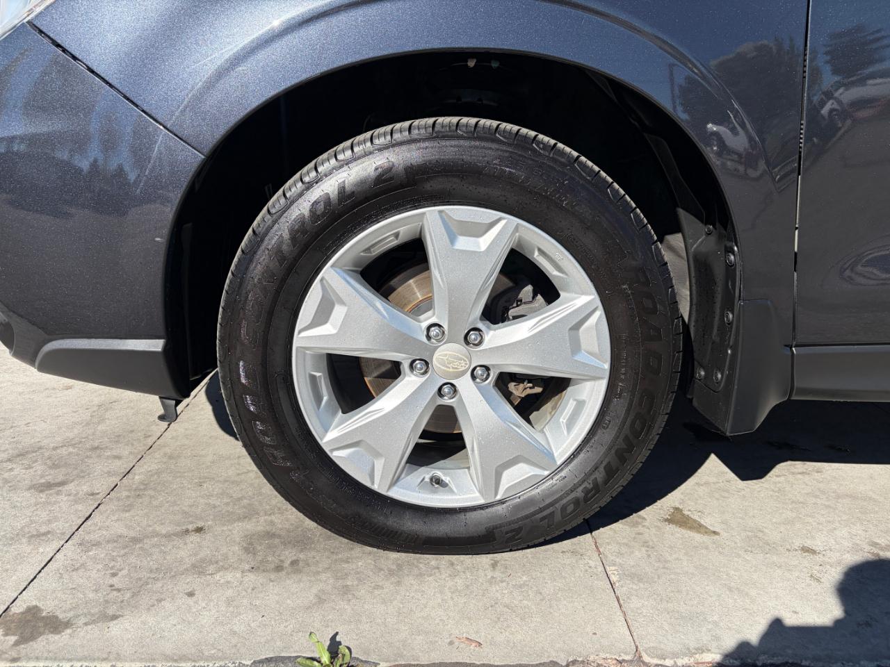 Subaru Forester 4dr CVT 2.5i Premium PZEV 2015