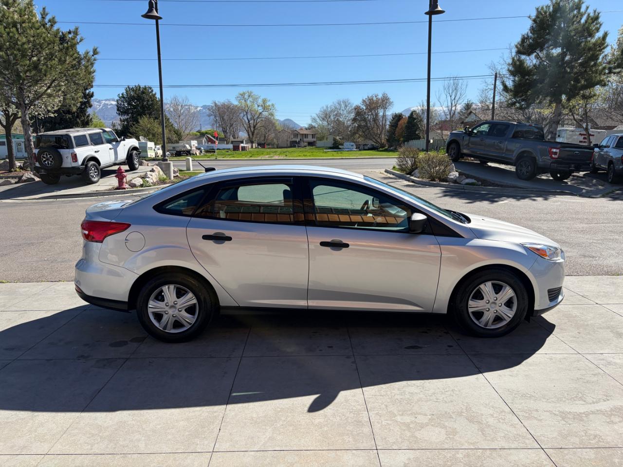 Ford Focus S Sedan 2018