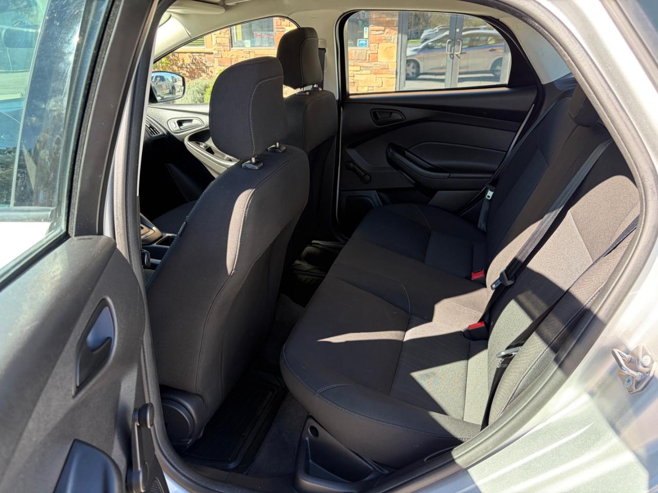 Ford Focus S Sedan 2018