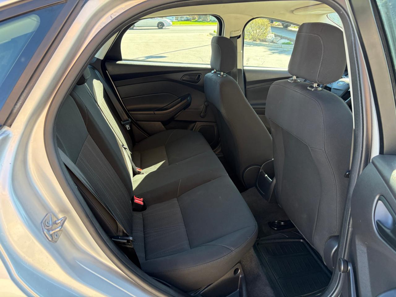 Ford Focus S Sedan 2018