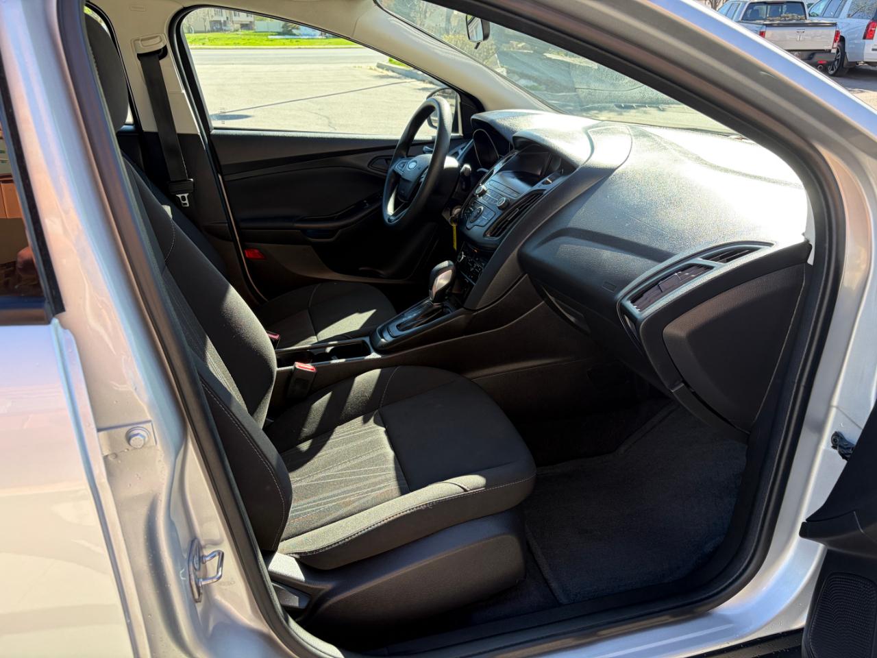 Ford Focus S Sedan 2018