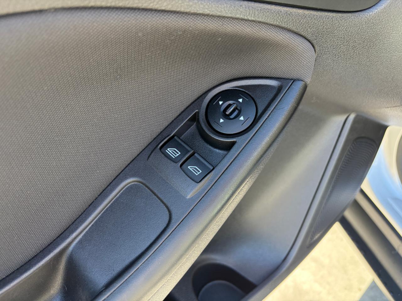 Ford Focus S Sedan 2018