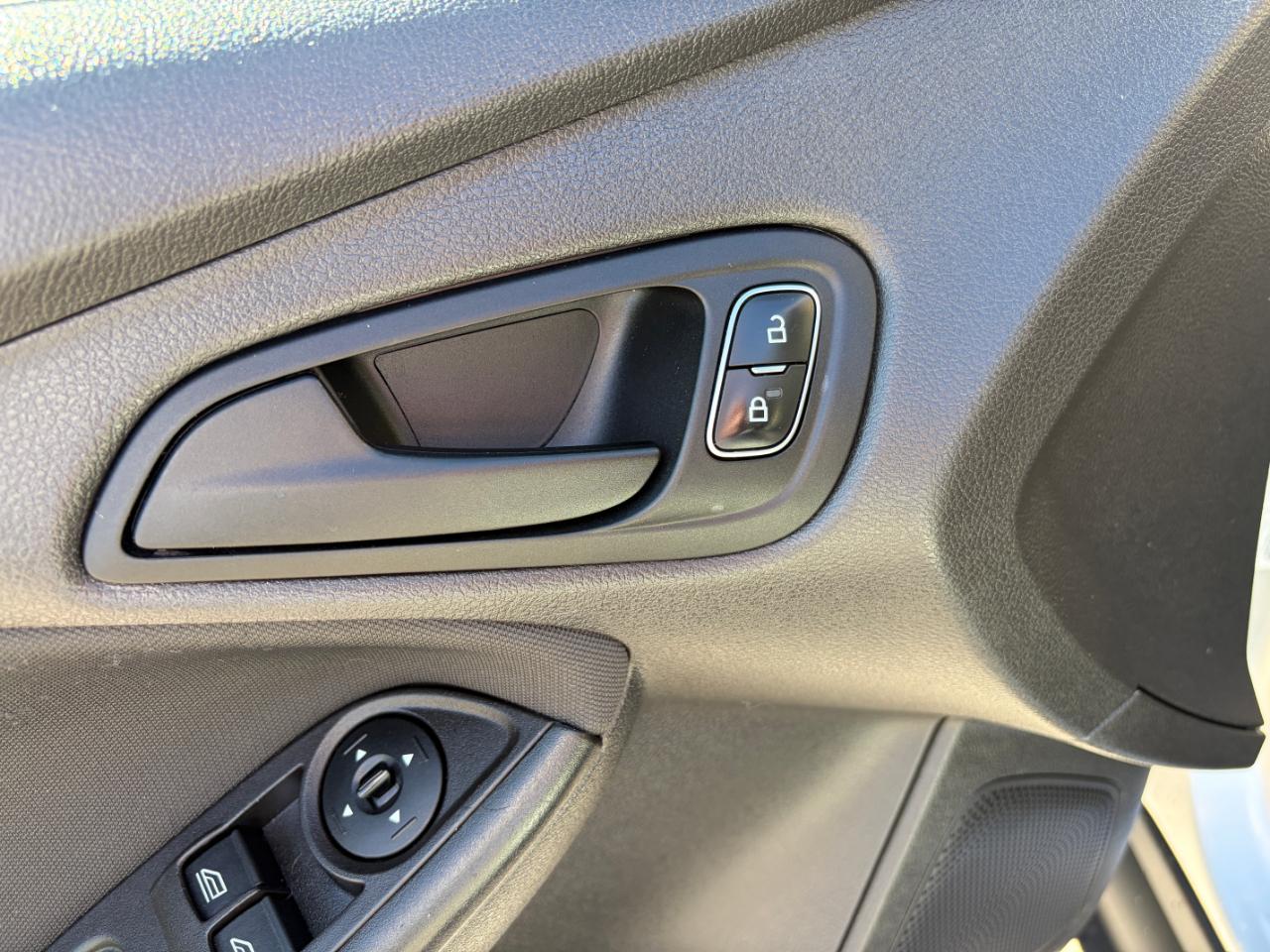 Ford Focus S Sedan 2018