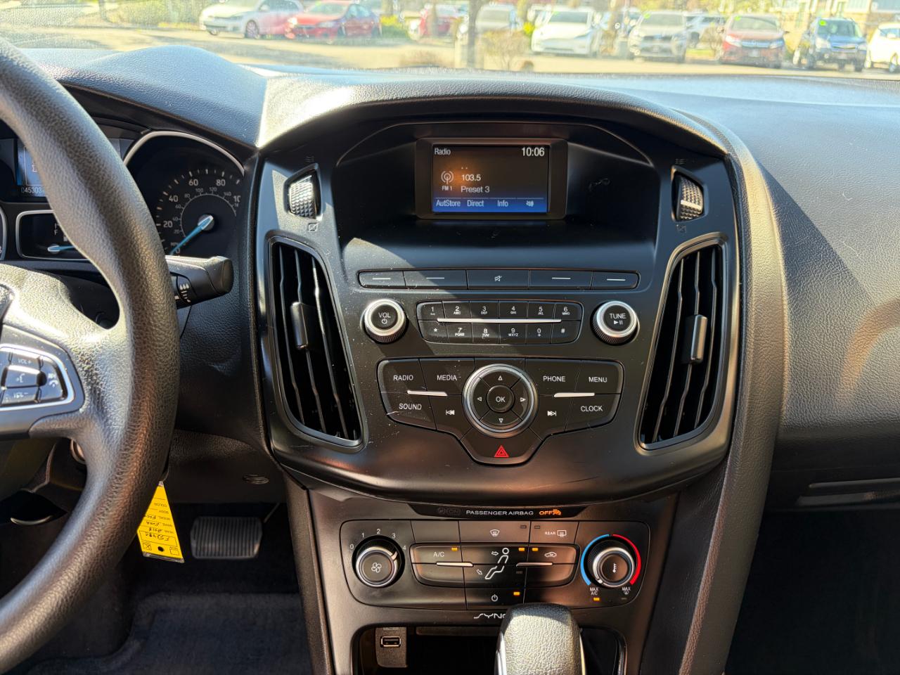 Ford Focus S Sedan 2018