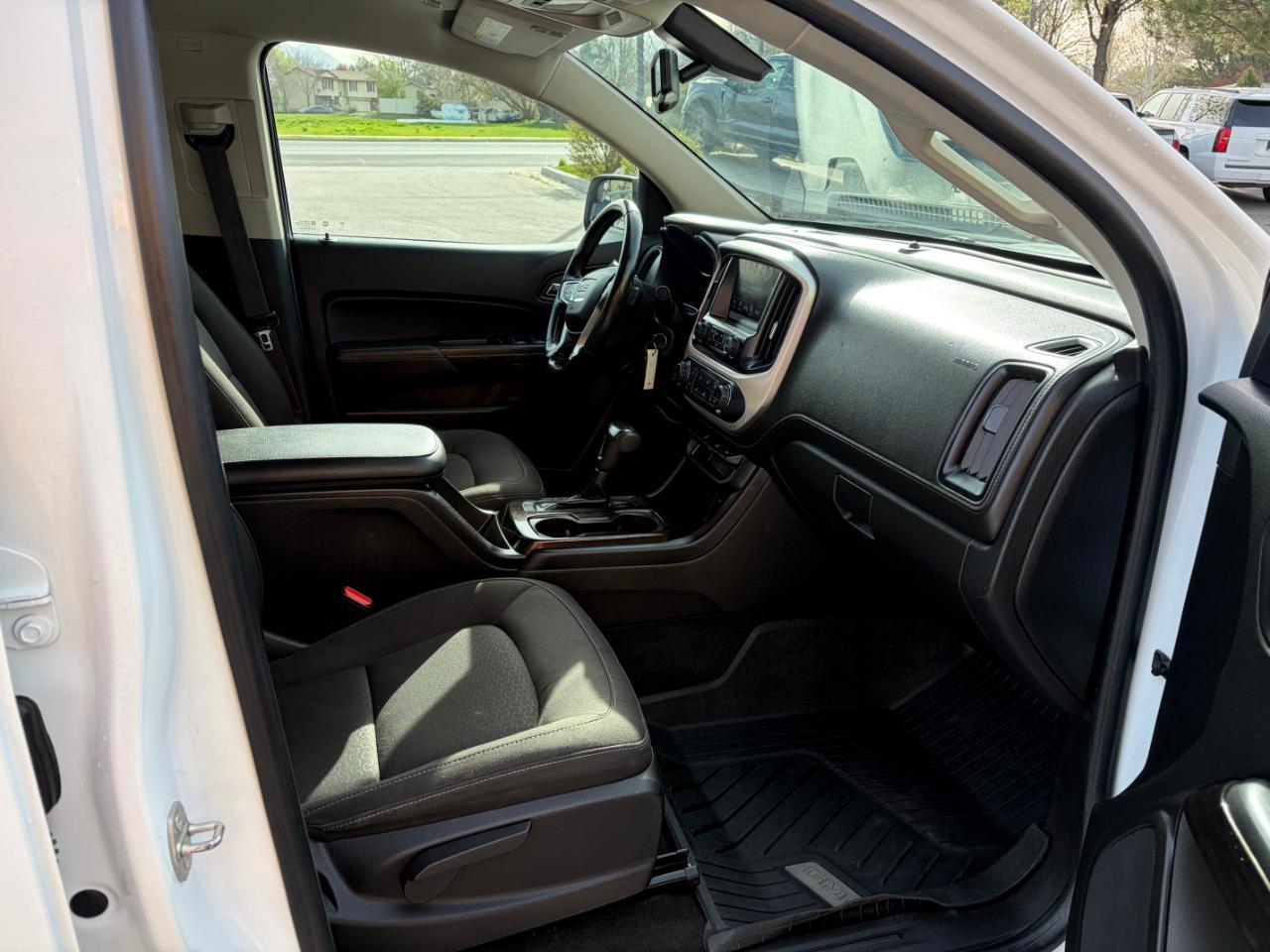 GMC Canyon 4WD Crew Cab 140.5" SLE 2018