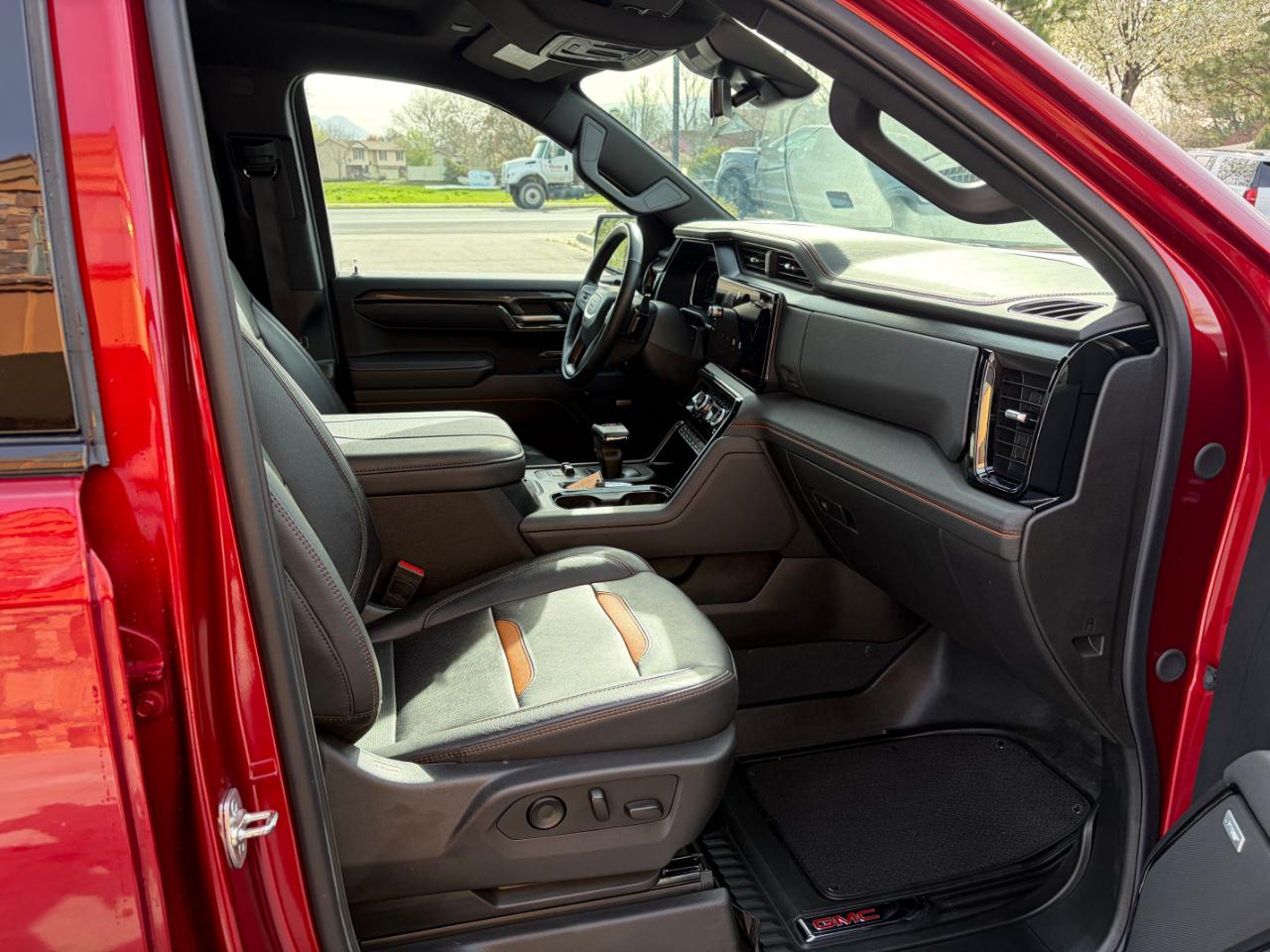 GMC Sierra 1500 4WD Crew Cab 147" AT4 2025