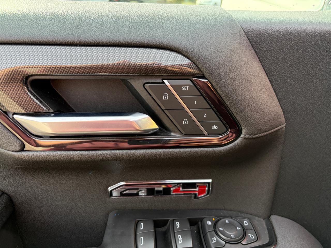 GMC Sierra 1500 4WD Crew Cab 147" AT4 2025