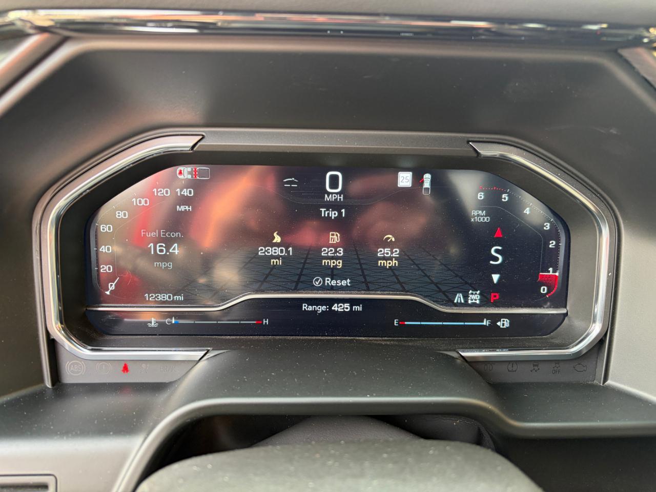 GMC Sierra 1500 4WD Crew Cab 147" AT4 2025