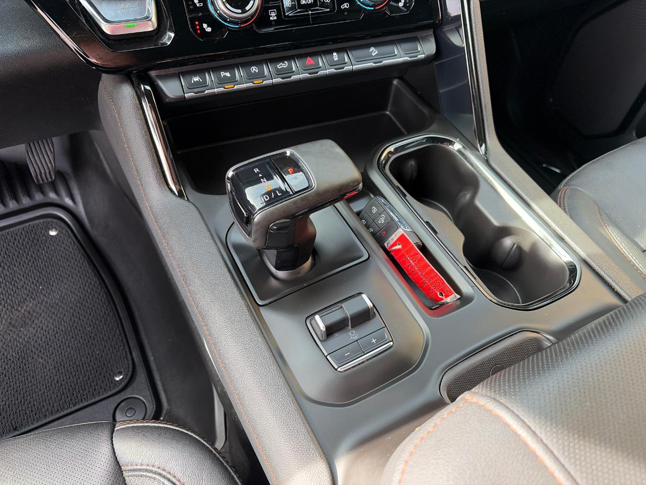 GMC Sierra 1500 4WD Crew Cab 147" AT4 2025