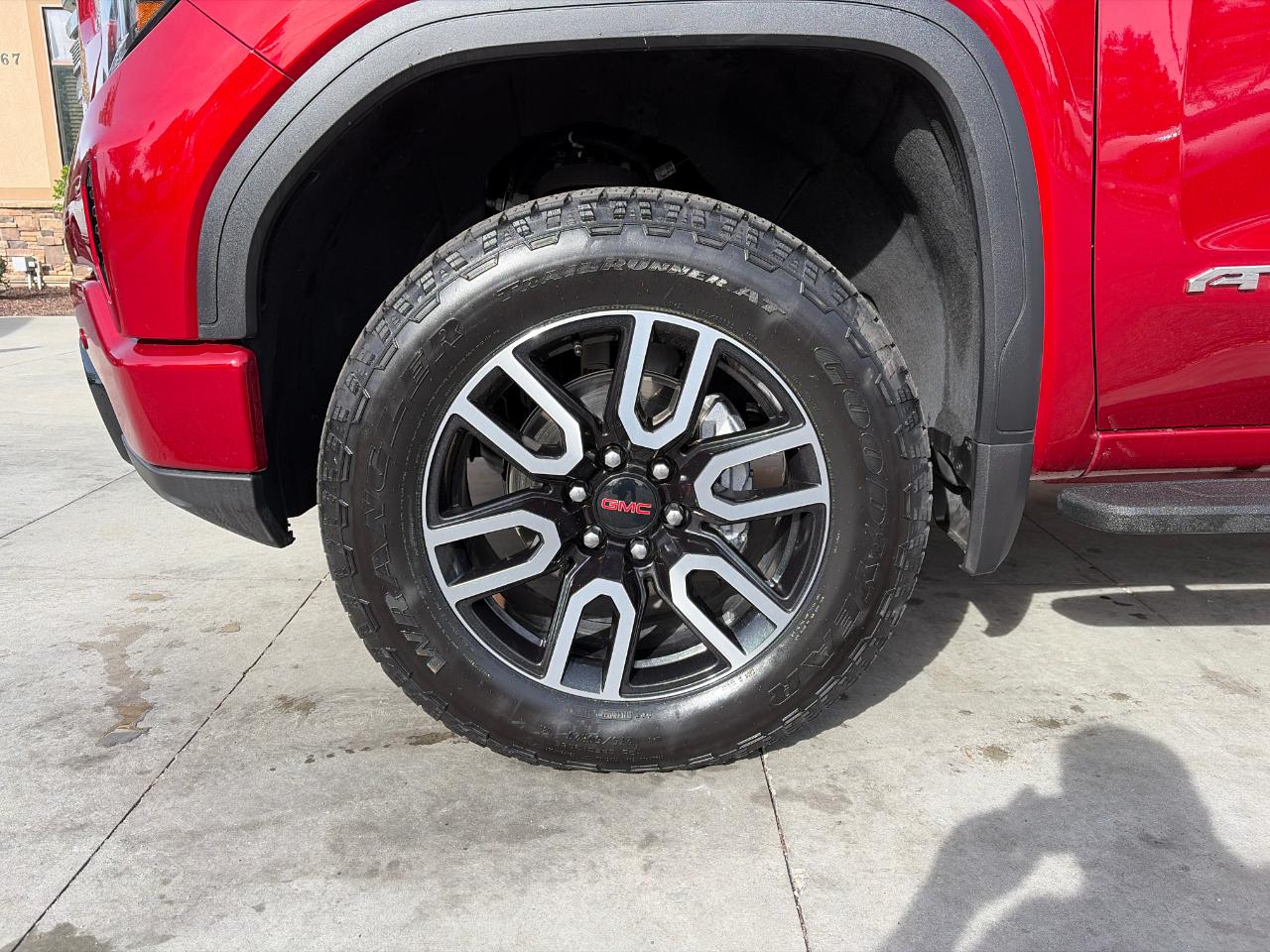 GMC Sierra 1500 4WD Crew Cab 147" AT4 2025