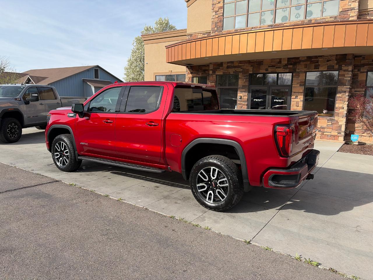 GMC Sierra 1500 4WD Crew Cab 147" AT4 2025