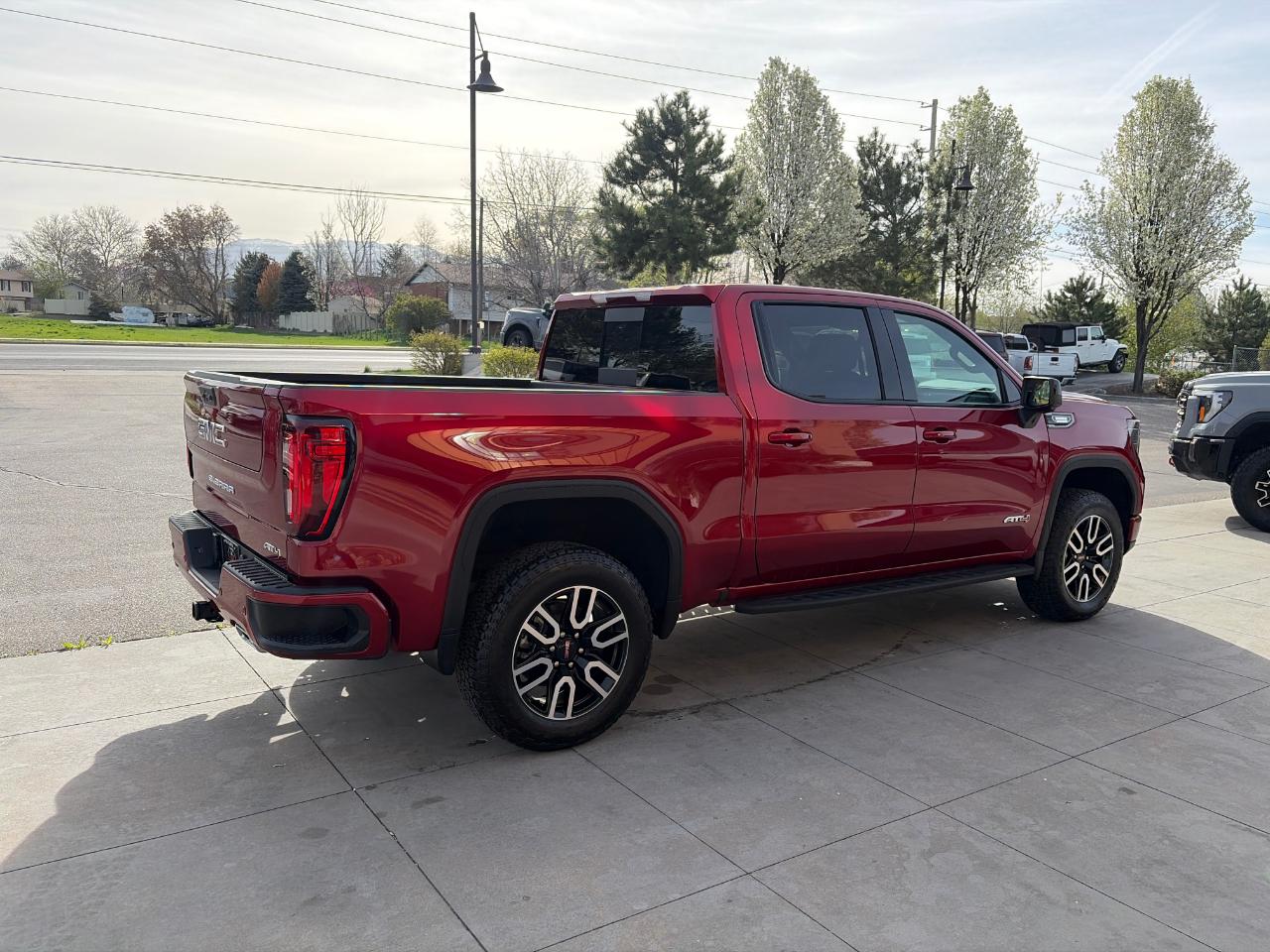 GMC Sierra 1500 4WD Crew Cab 147" AT4 2025