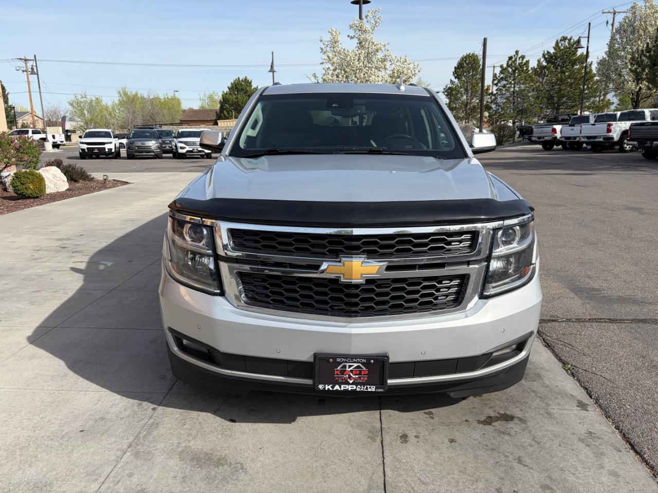 Chevrolet Suburban 4WD 4dr 1500 LT 2017