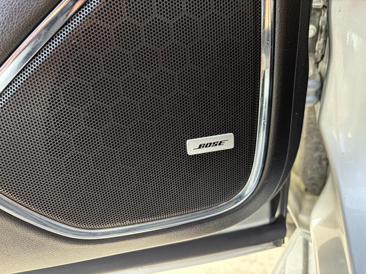 Chevrolet Suburban 4WD 4dr 1500 LT 2017