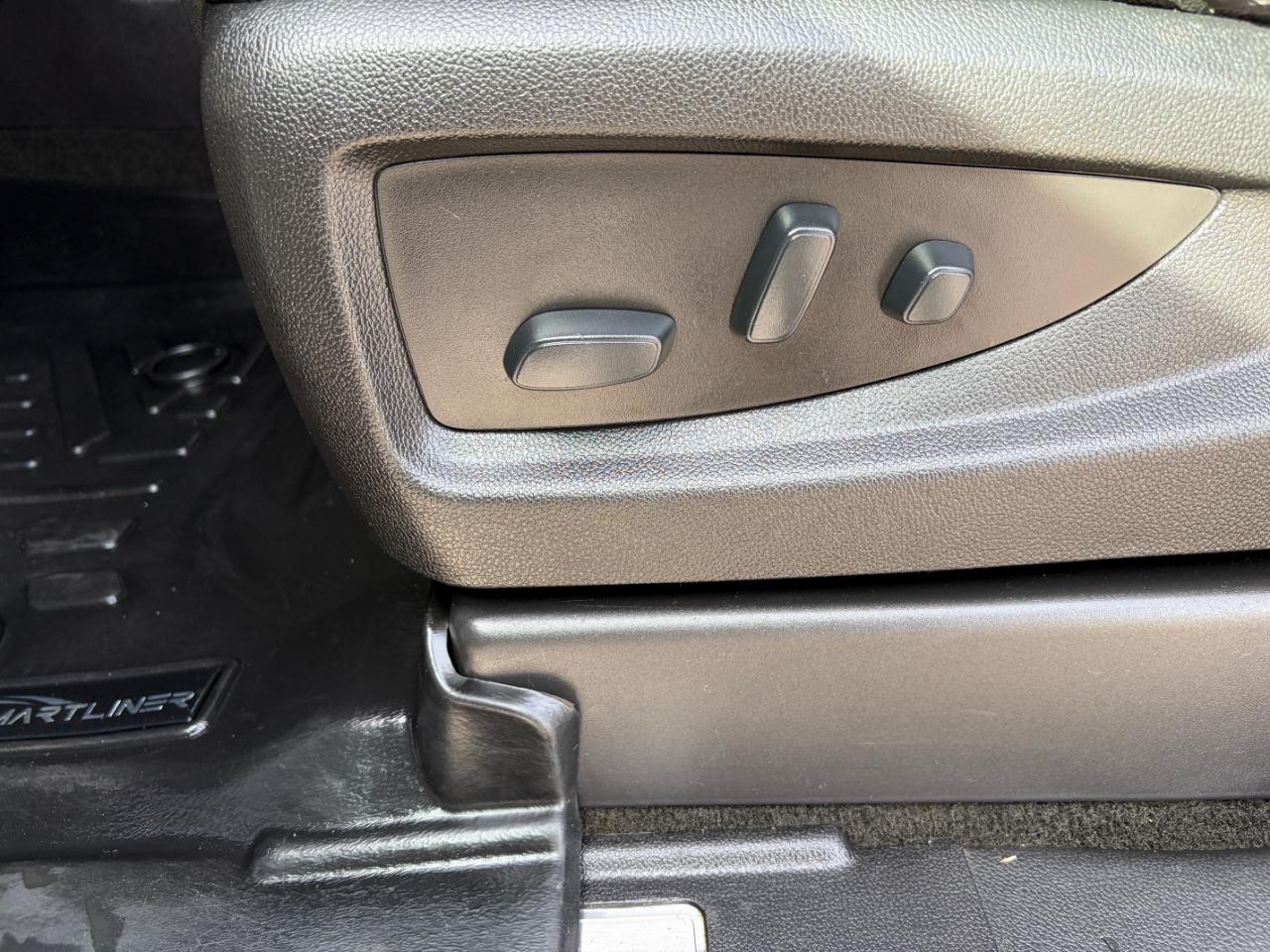 Chevrolet Suburban 4WD 4dr 1500 LT 2017