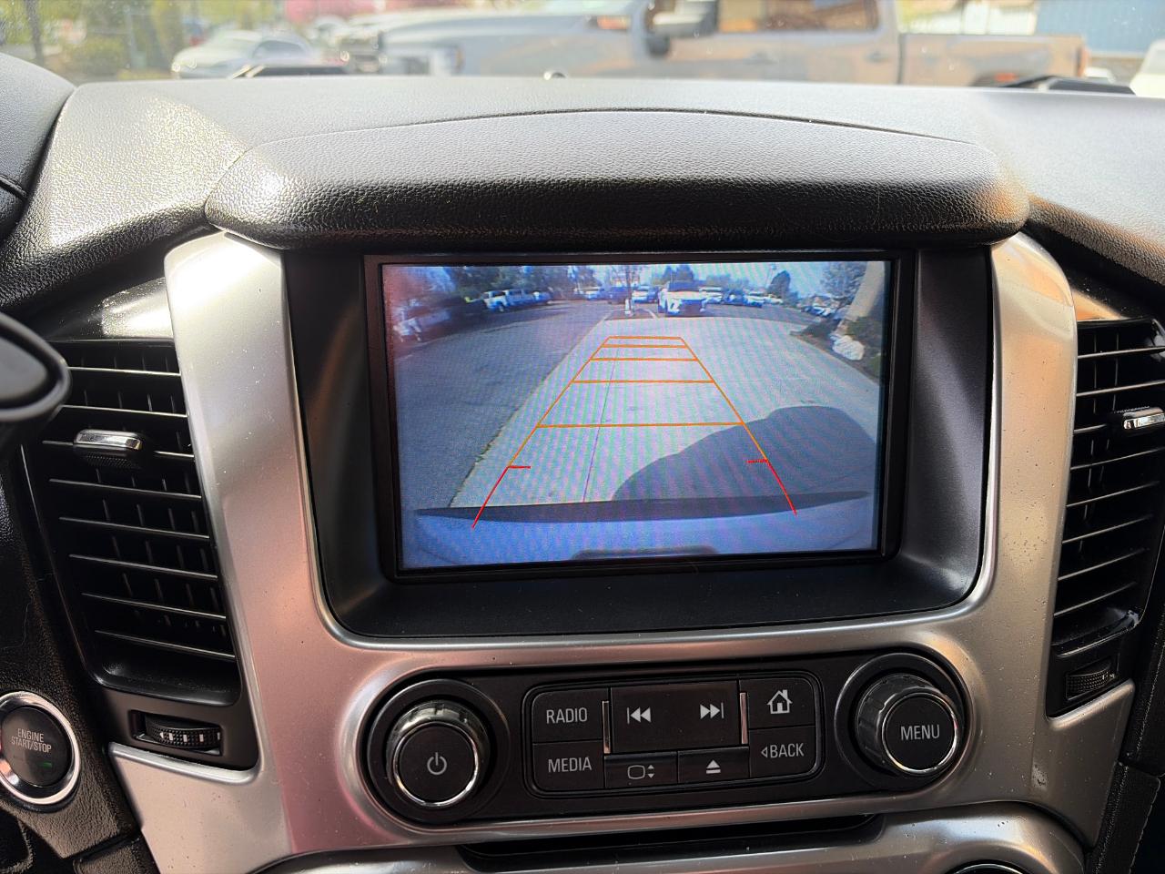 Chevrolet Suburban 4WD 4dr 1500 LT 2017