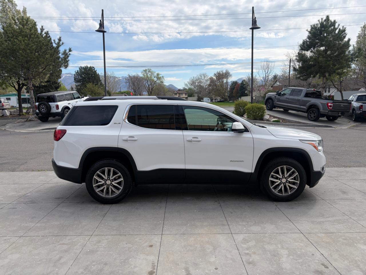 GMC Acadia AWD 4dr SLE w/SLE-2 2019