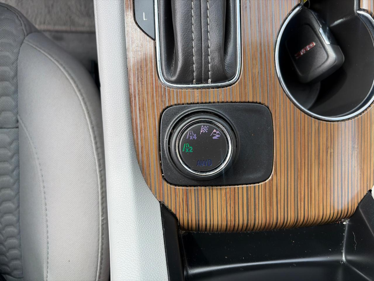 GMC Acadia AWD 4dr SLE w/SLE-2 2019