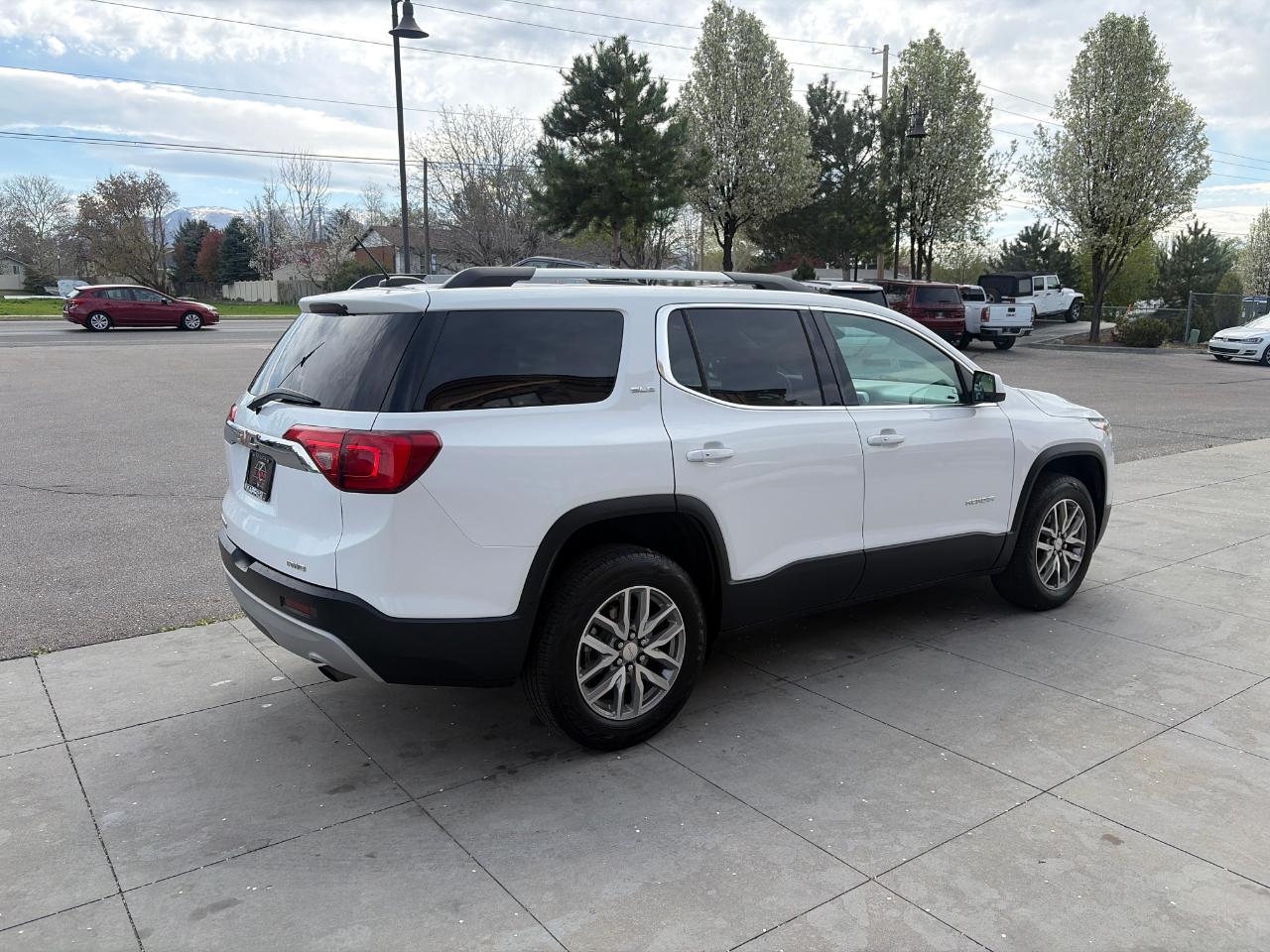 GMC Acadia AWD 4dr SLE w/SLE-2 2019
