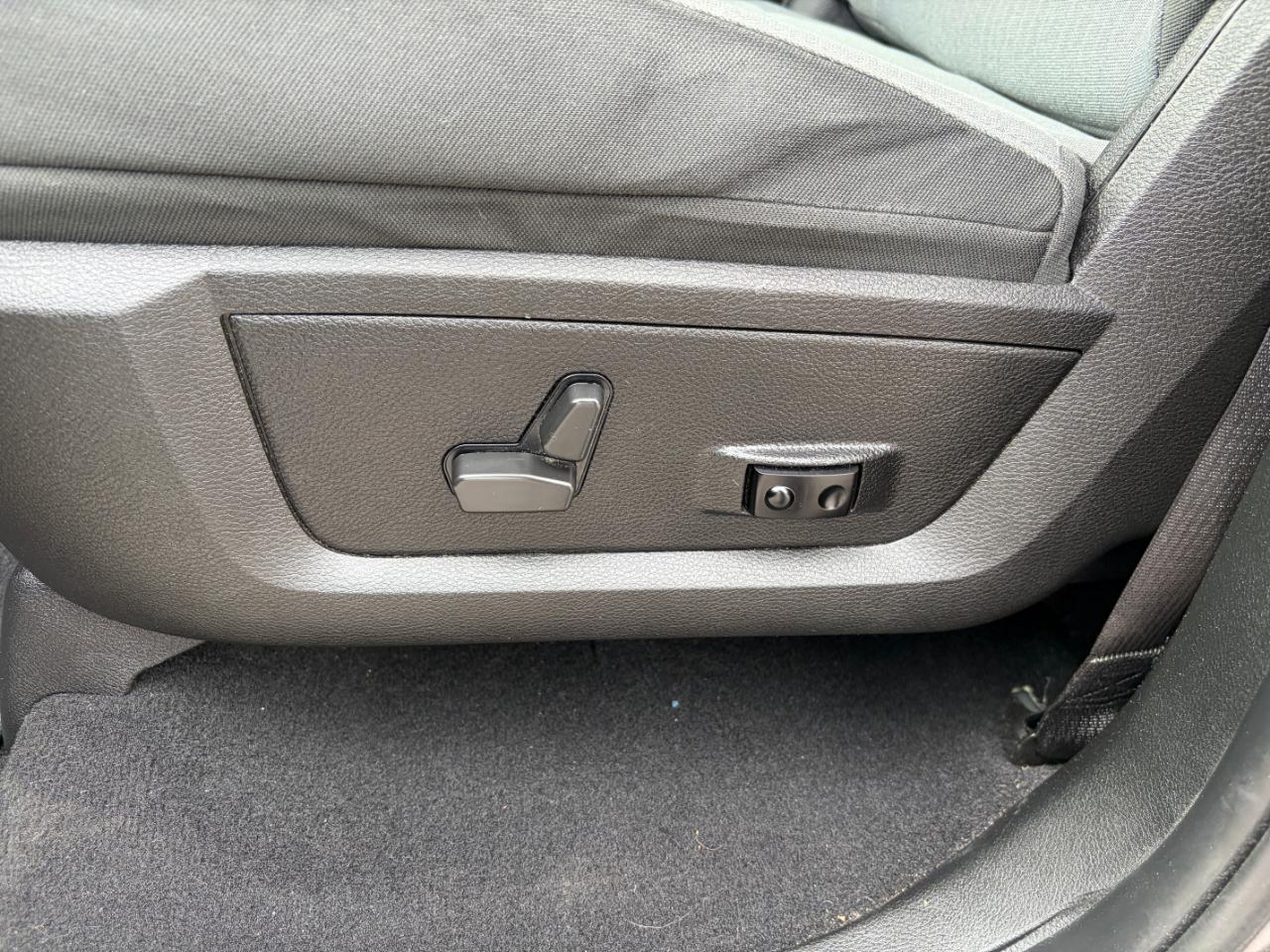 RAM 1500 Classic SLT 4x4 Crew Cab 6'4" Box 2021