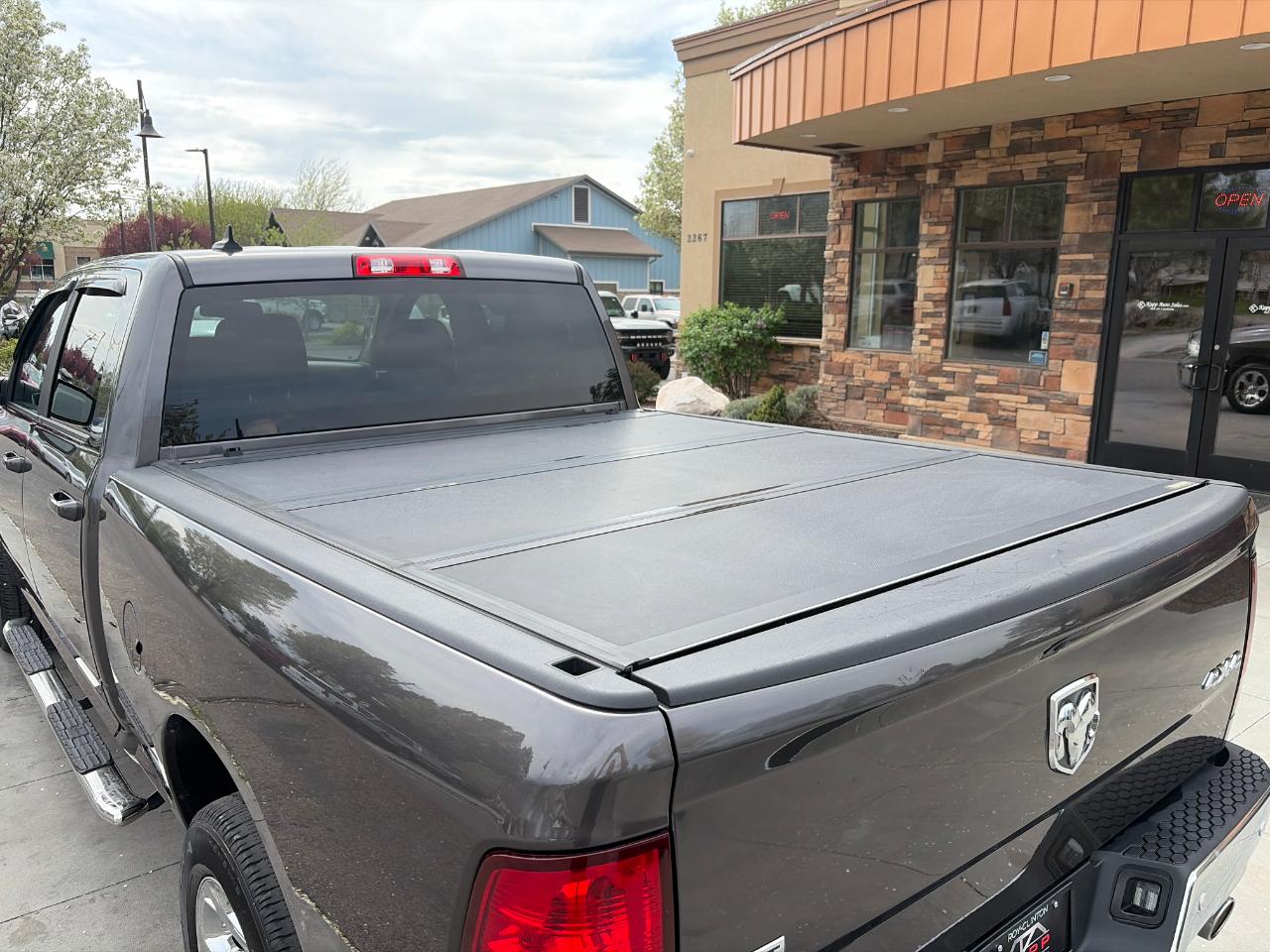 RAM 1500 Classic SLT 4x4 Crew Cab 6'4" Box 2021