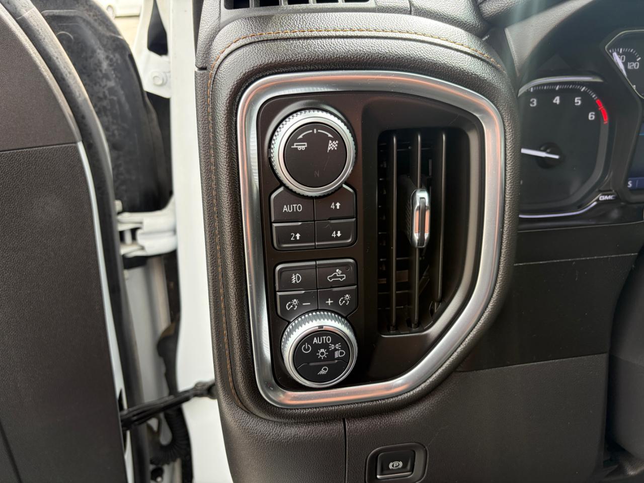 GMC Sierra 1500 4WD Crew Cab 157" AT4 2019