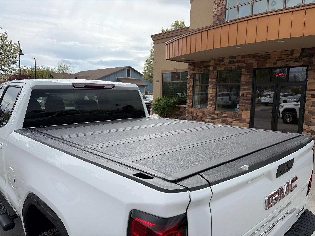 GMC Sierra 1500 4WD Crew Cab 157" AT4 2019