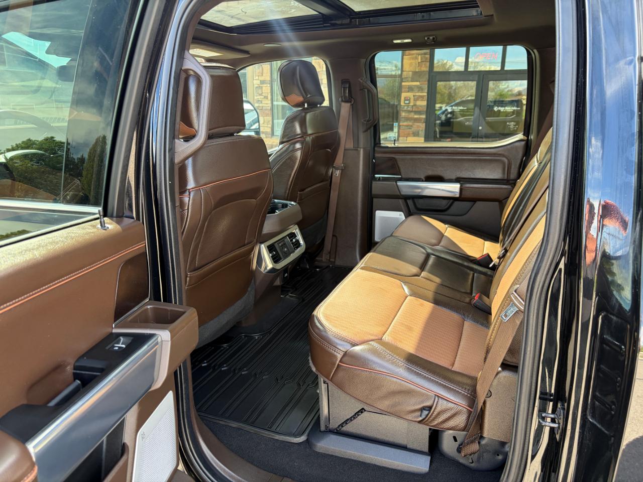 Ford Super Duty F-450 DRW King Ranch 4WD Crew Cab 8' Box 2025