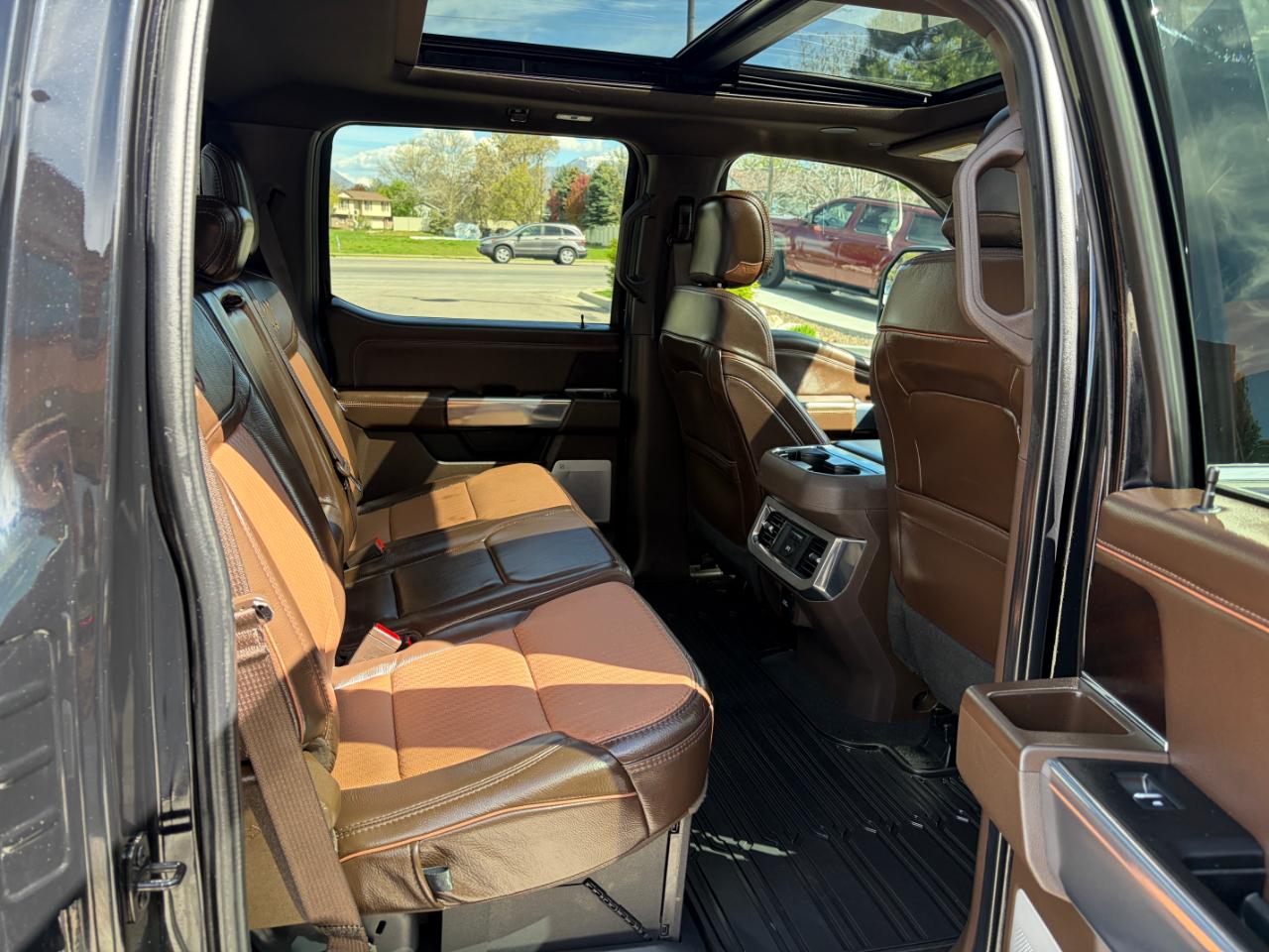 Ford Super Duty F-450 DRW King Ranch 4WD Crew Cab 8' Box 2025