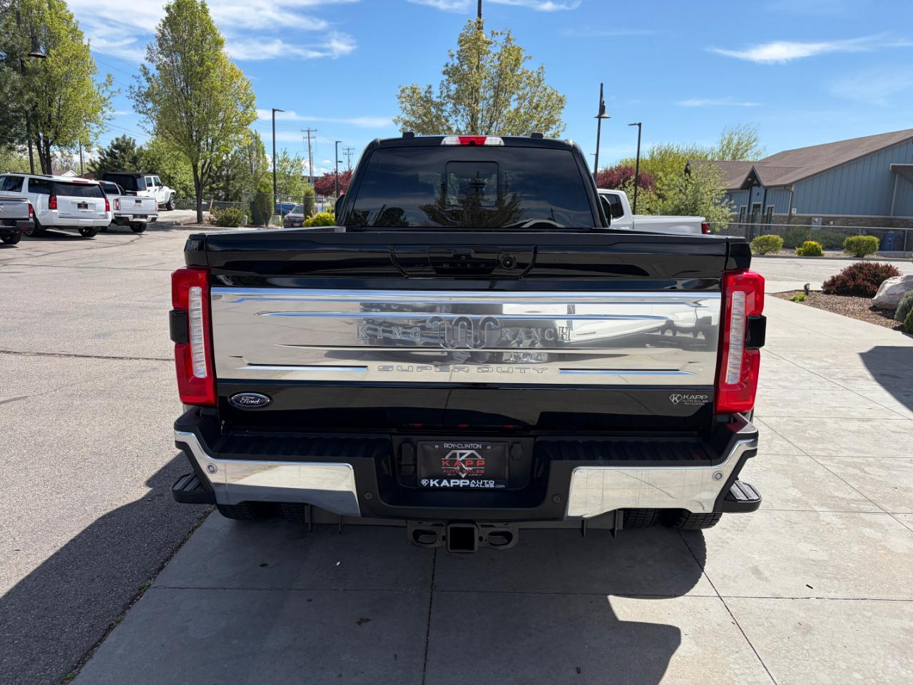 Ford Super Duty F-450 DRW King Ranch 4WD Crew Cab 8' Box 2025