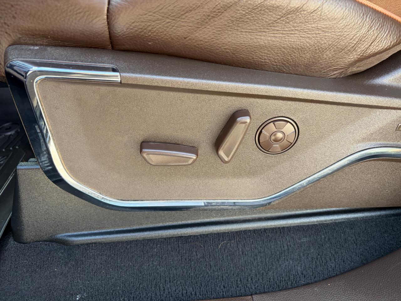 Ford Super Duty F-450 DRW King Ranch 4WD Crew Cab 8' Box 2025