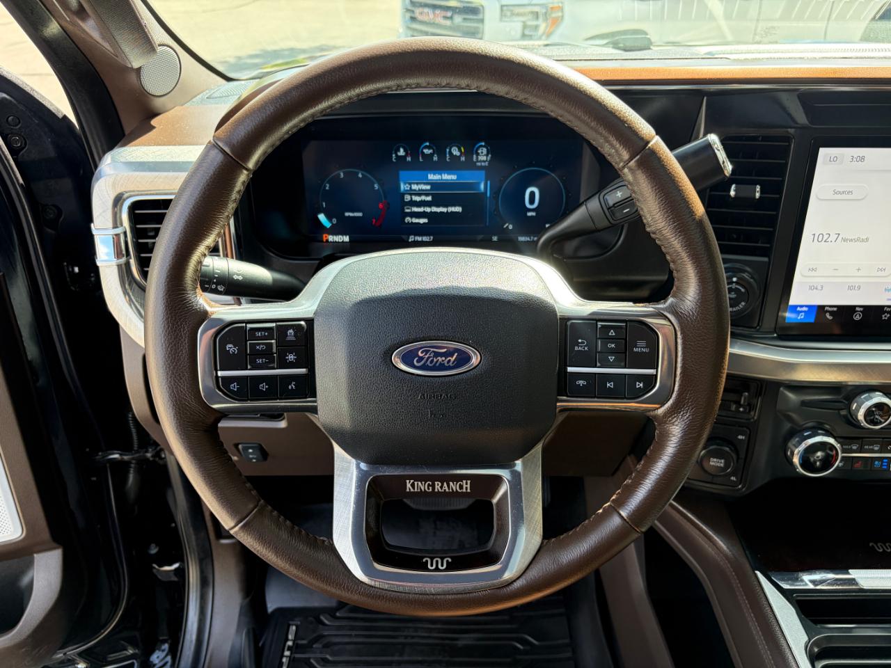 Ford Super Duty F-450 DRW King Ranch 4WD Crew Cab 8' Box 2025