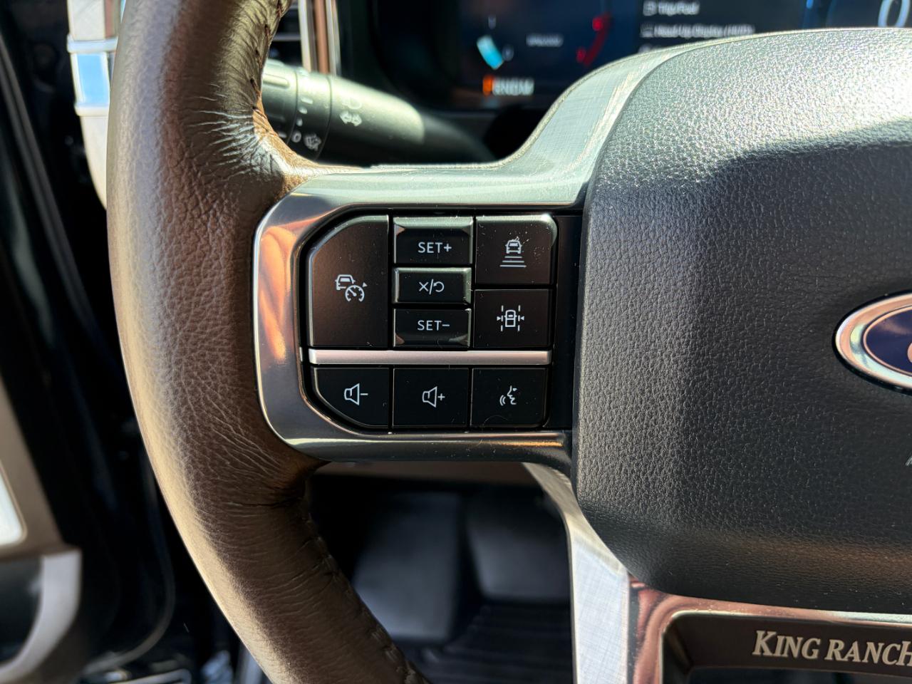 Ford Super Duty F-450 DRW King Ranch 4WD Crew Cab 8' Box 2025