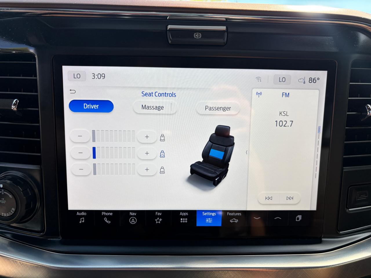 Ford Super Duty F-450 DRW King Ranch 4WD Crew Cab 8' Box 2025