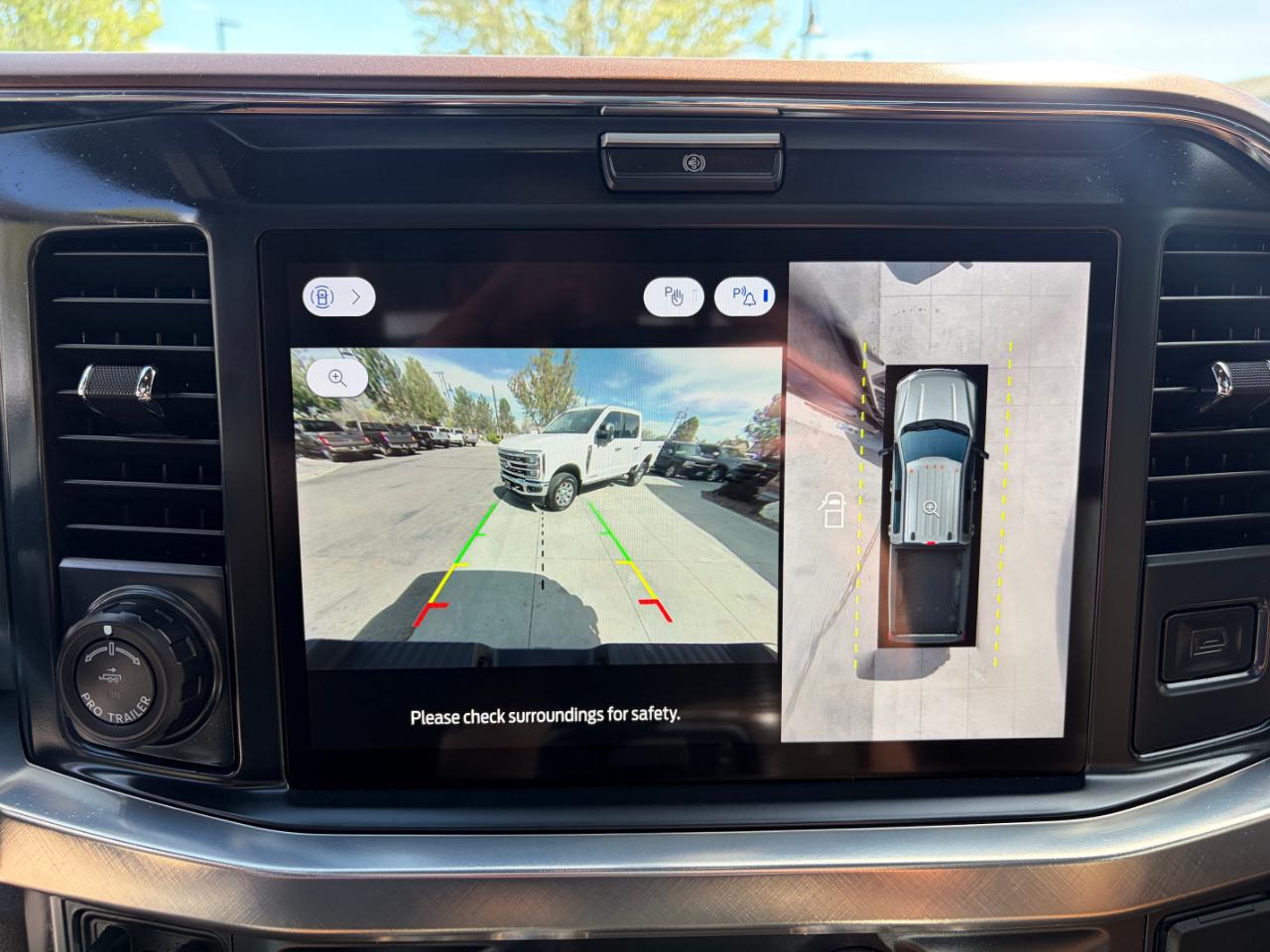 Ford Super Duty F-450 DRW King Ranch 4WD Crew Cab 8' Box 2025